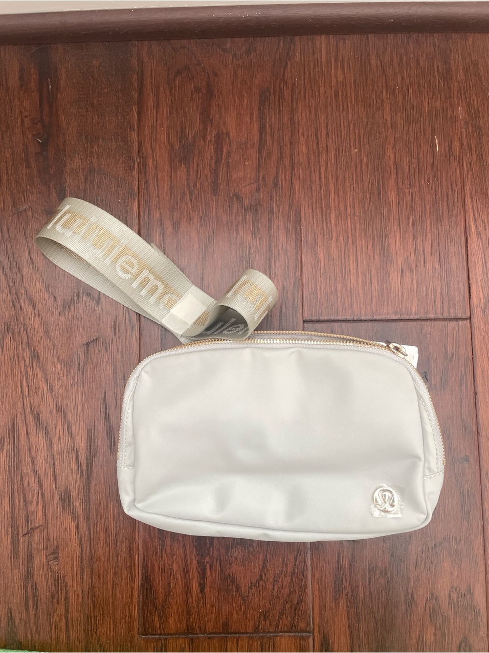 NWT Lululemon Everywhere Belt Bag Vapor White Gold